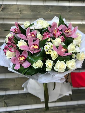 Букет цветов из: Розы и Хризантемы в Торопце