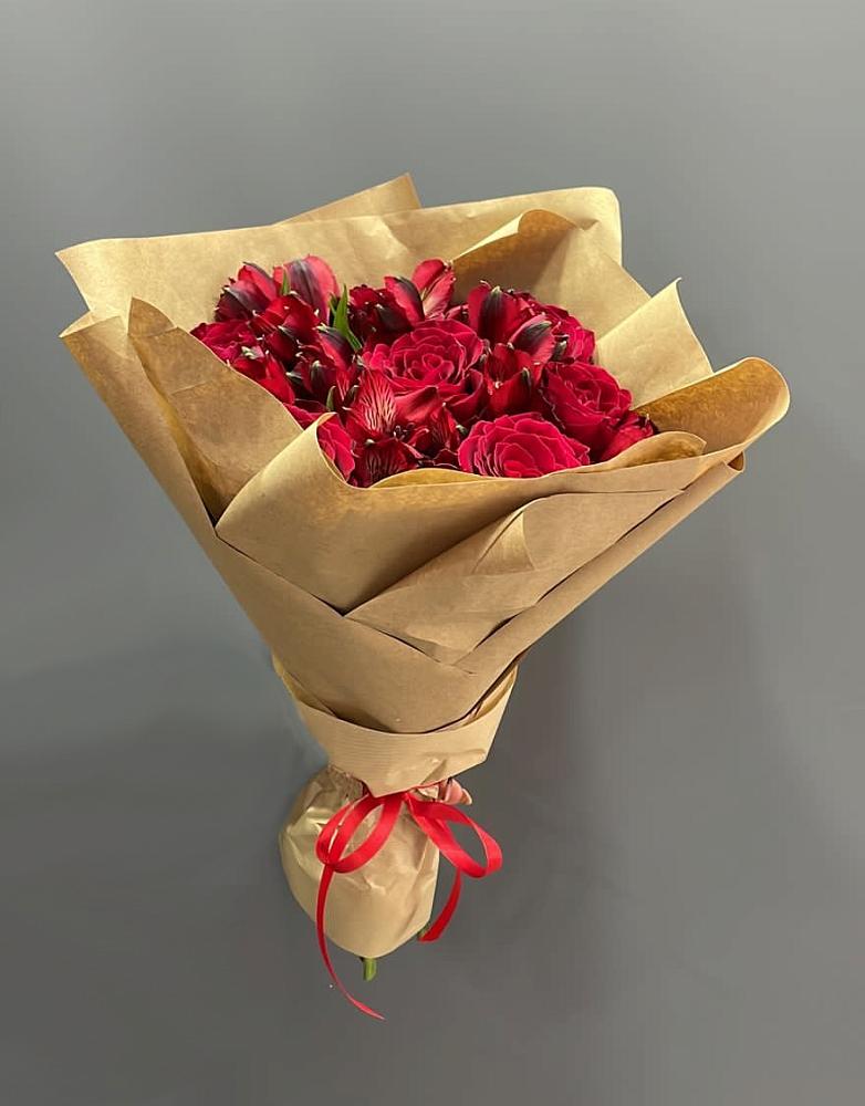 Букет цветов из: Альстромерии и Розы в Торопце