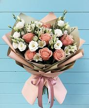 Букет цветов из:  Розы, Альстромерии и Лизиантусы в Торопце