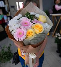 Букет цветов из:  Герберы, Розы и Хризантемы в Торопце
