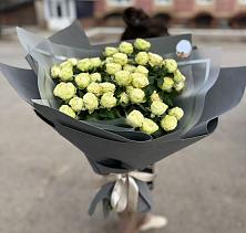 Букет Белые кустовые розы Солинеро в Торопце