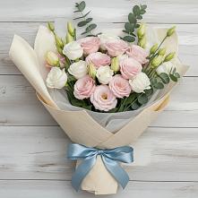 Букет цветов из:  Лизиантусы в Торопце