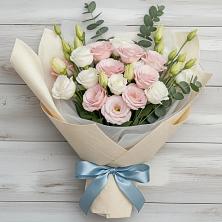 Букет цветов из:  Лизиантусы в Торопце