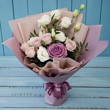 Букет цветов из:  Розы и Лизиантусы в Торопце