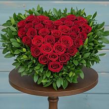 Цветочная композиция из Розы в виде сердца в Торопце