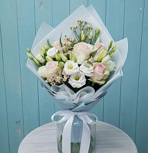 Букет цветов из:  Розы и Лизиантусы в Торопце