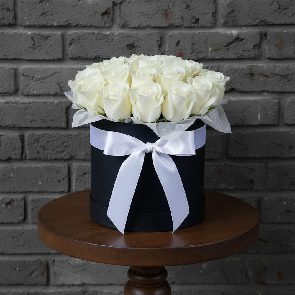 Цветочная композиция из Розы в шляпной коробке в Торопце